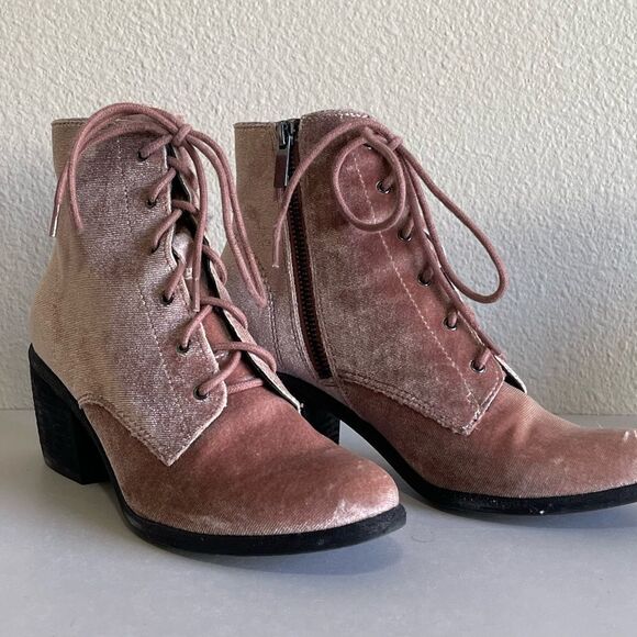 Shoes - EUC Dolce Vita Scotty blush velvet lace up block heel boots.